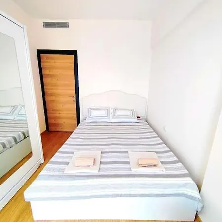 Ekpa1207'de - Ruby Lejlighed *